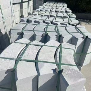 长治 芝麻灰弧形路沿石