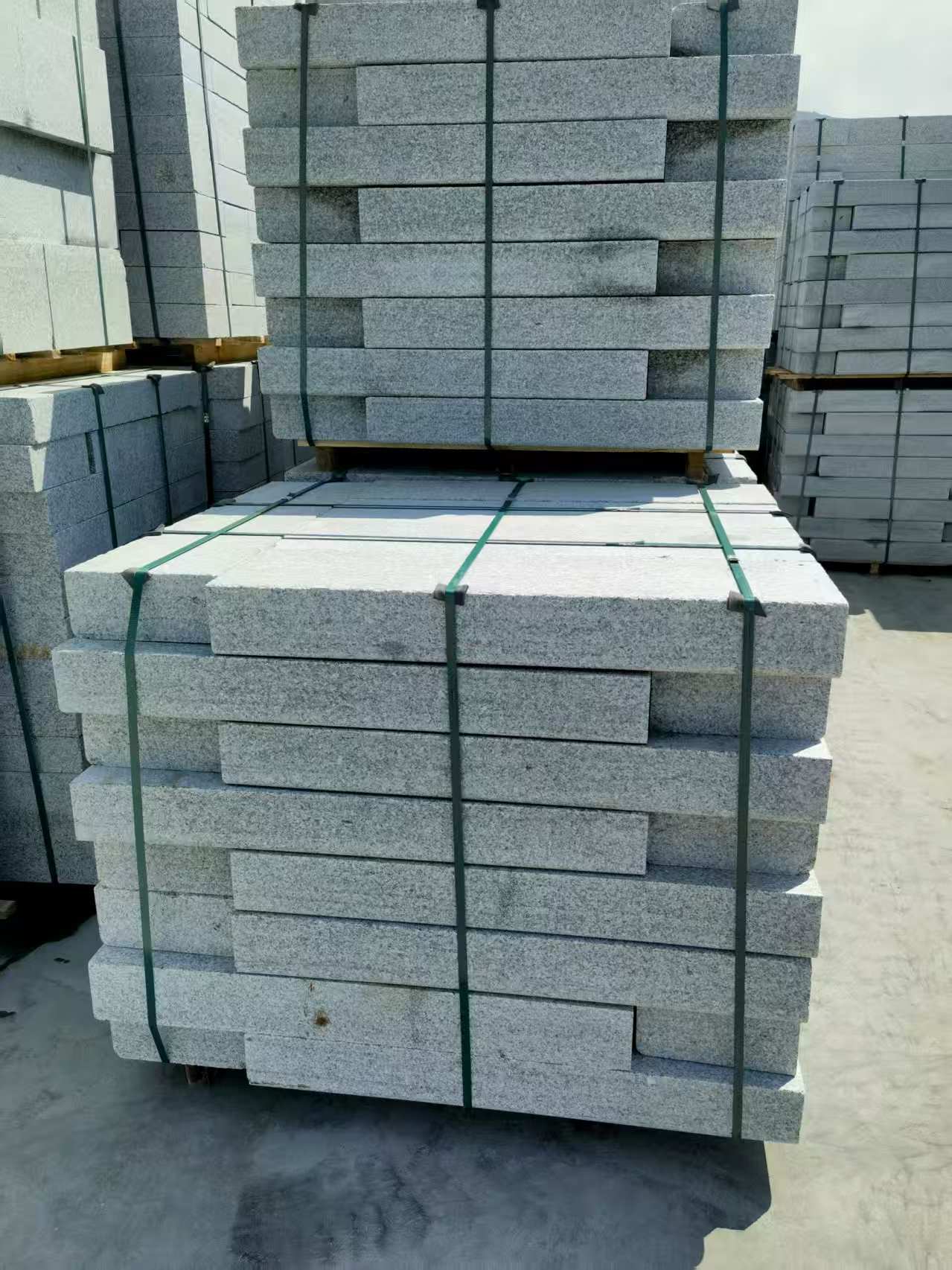 长治 芙蓉白花岗岩路沿石、平石尺寸标准，色泽均匀