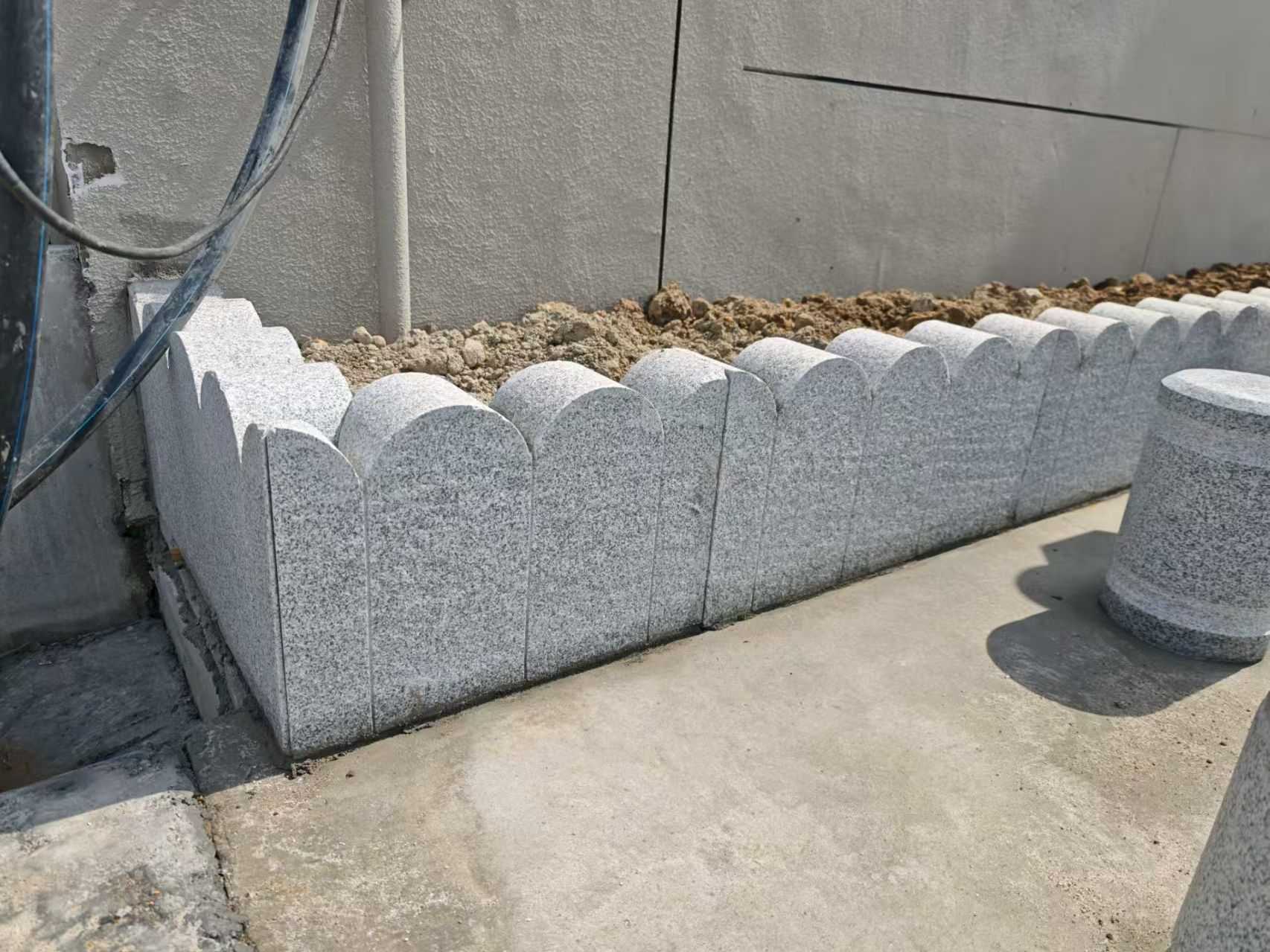 长治 芝麻白花岗岩花边石铺装效果图